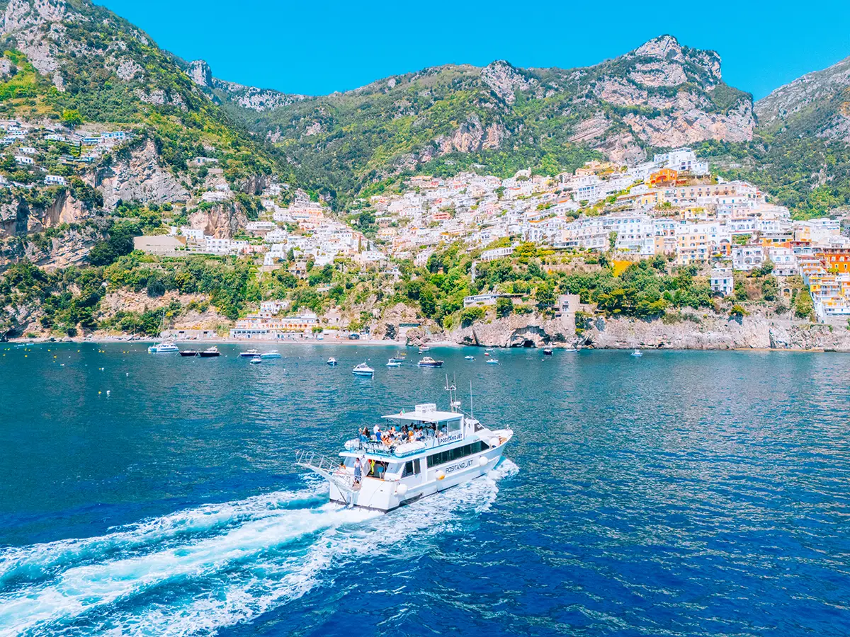 Traghetto Positano Jet in arrivo a Positano